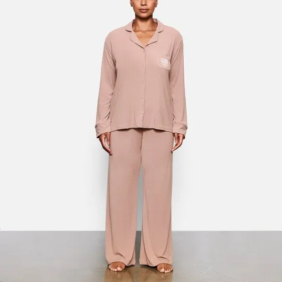 SKIMS Soft Lounge Sleep Set Team USA Sienna Small - Picture 2 of 16